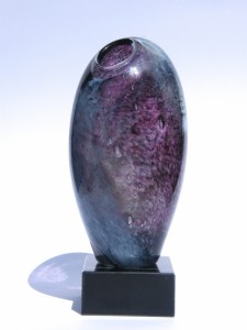 vase violet trophee    